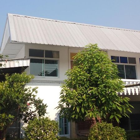 Zan Pla Nade Guesthouse Chiang Rai Ngoại thất bức ảnh